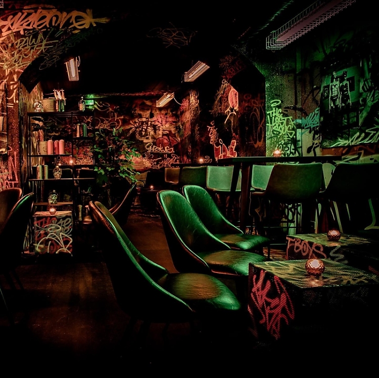 Die Berliner Pawn Dot Com Bar liegt in der Torstraße 164 in Berlin Mitte.