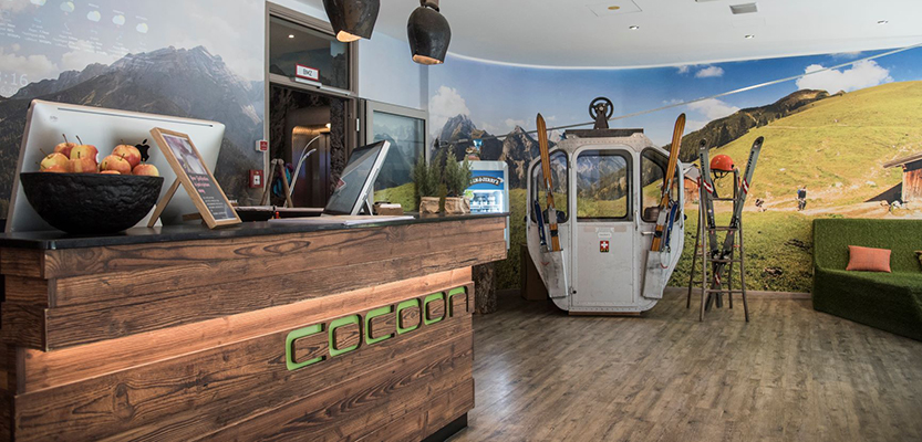 Die Rezeption des Cocoon-Hotels am Hauptbahnhof in München. Foto: Cocoon- und Eckelmann Hotels